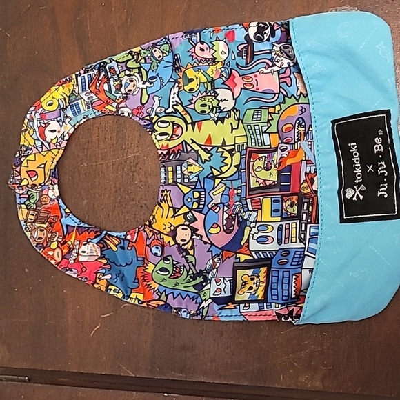 Ju-Ju-Be Be Neat Reversible Bibs with Pockets - tokidoki x Kaiju City & Flower - Picture 4 of 10